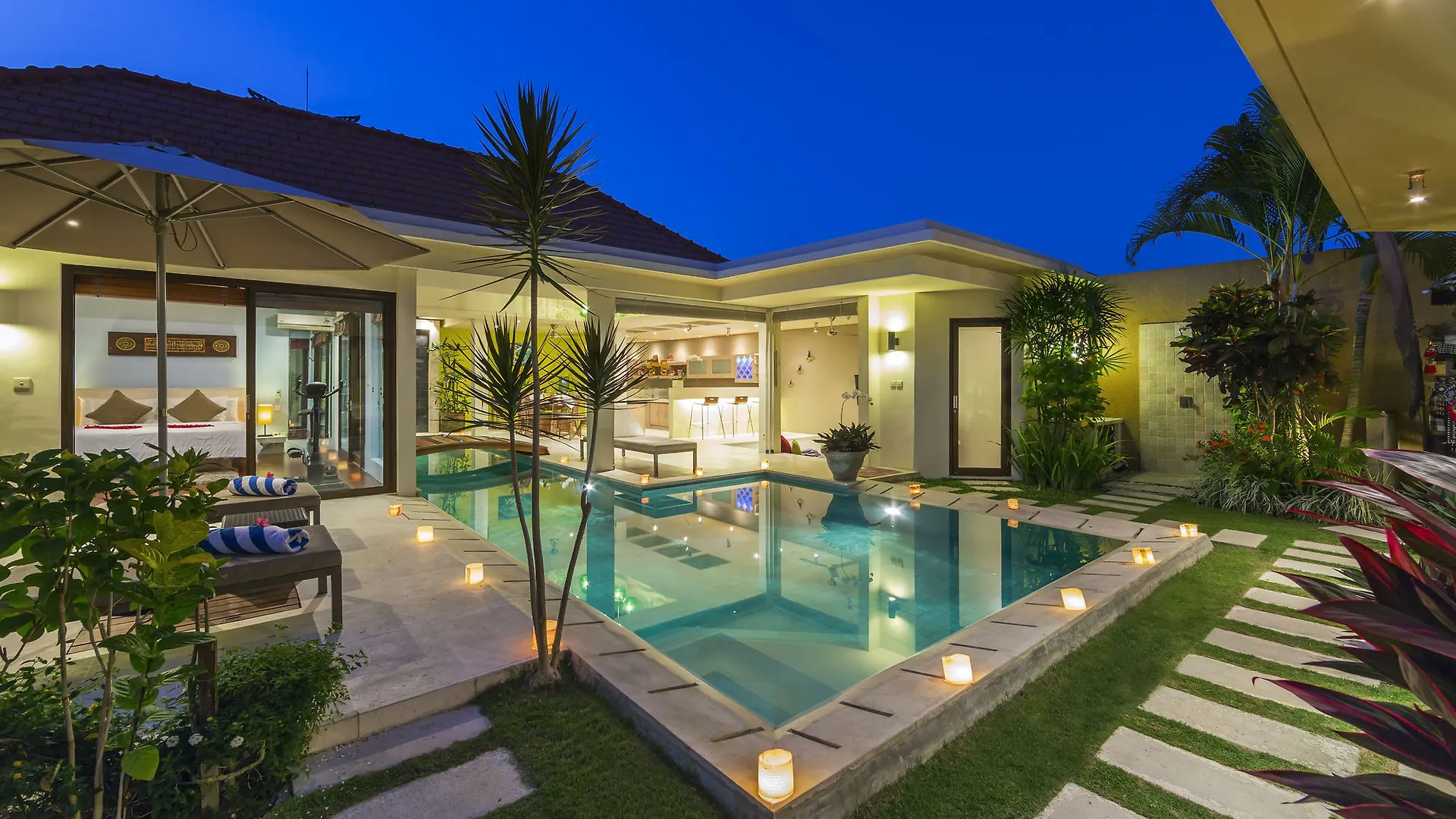 Villa Puteri スミニャック インドネシア