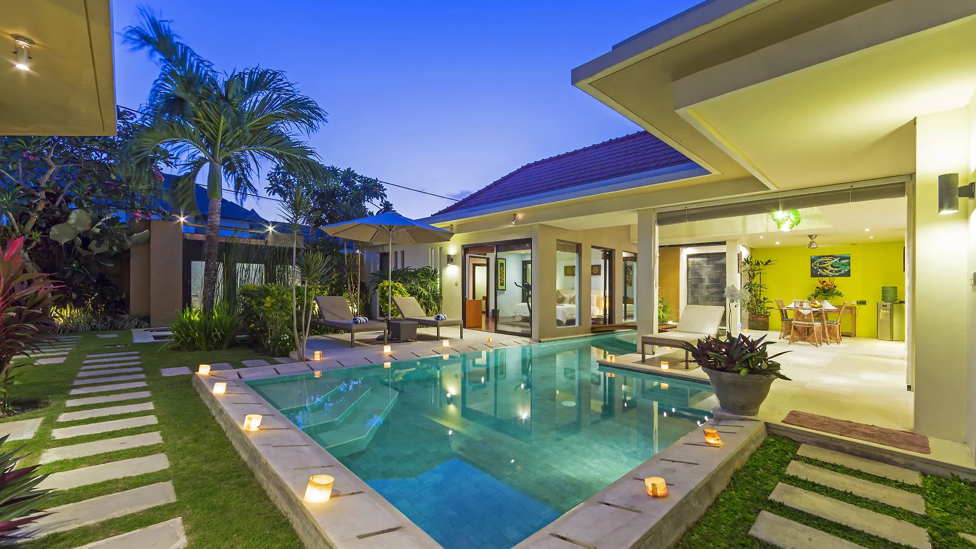 Villa Puteri スミニャック インドネシア