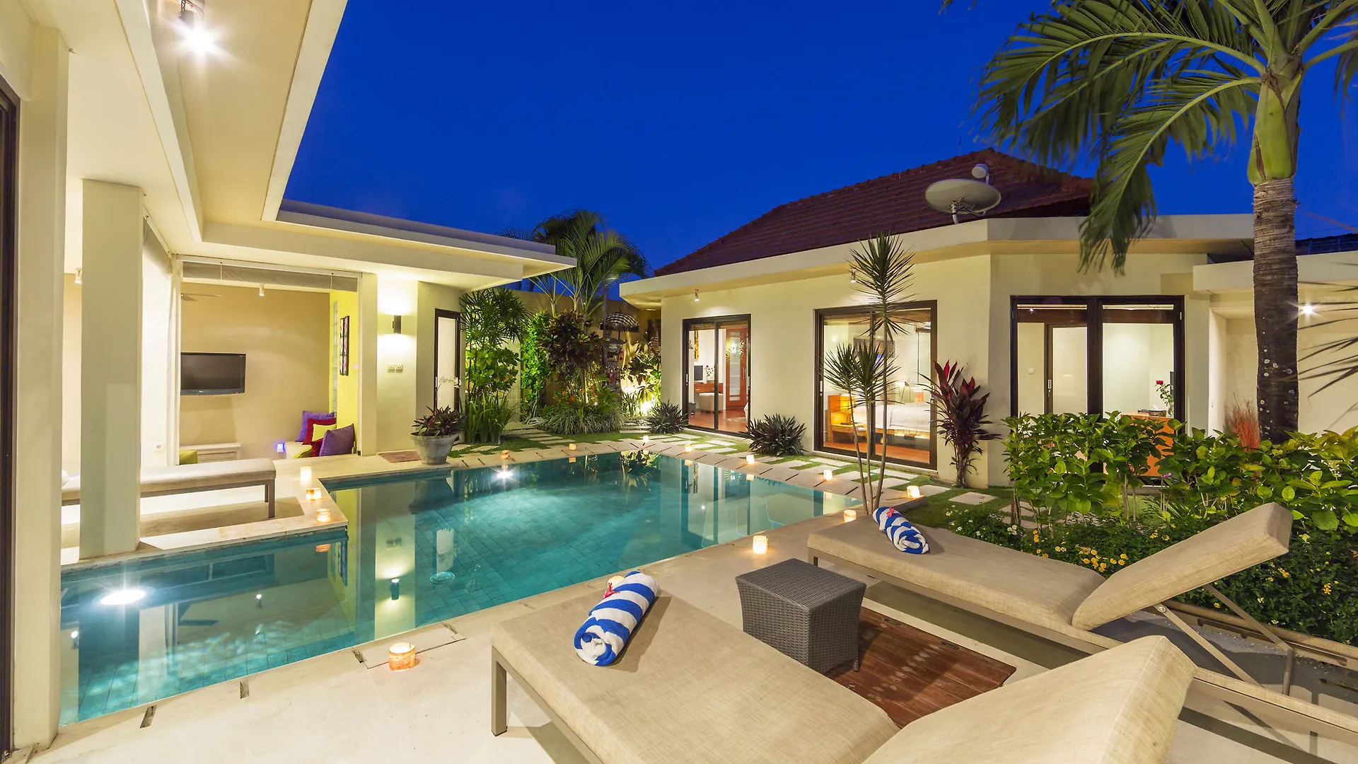 Villa Puteri スミニャック